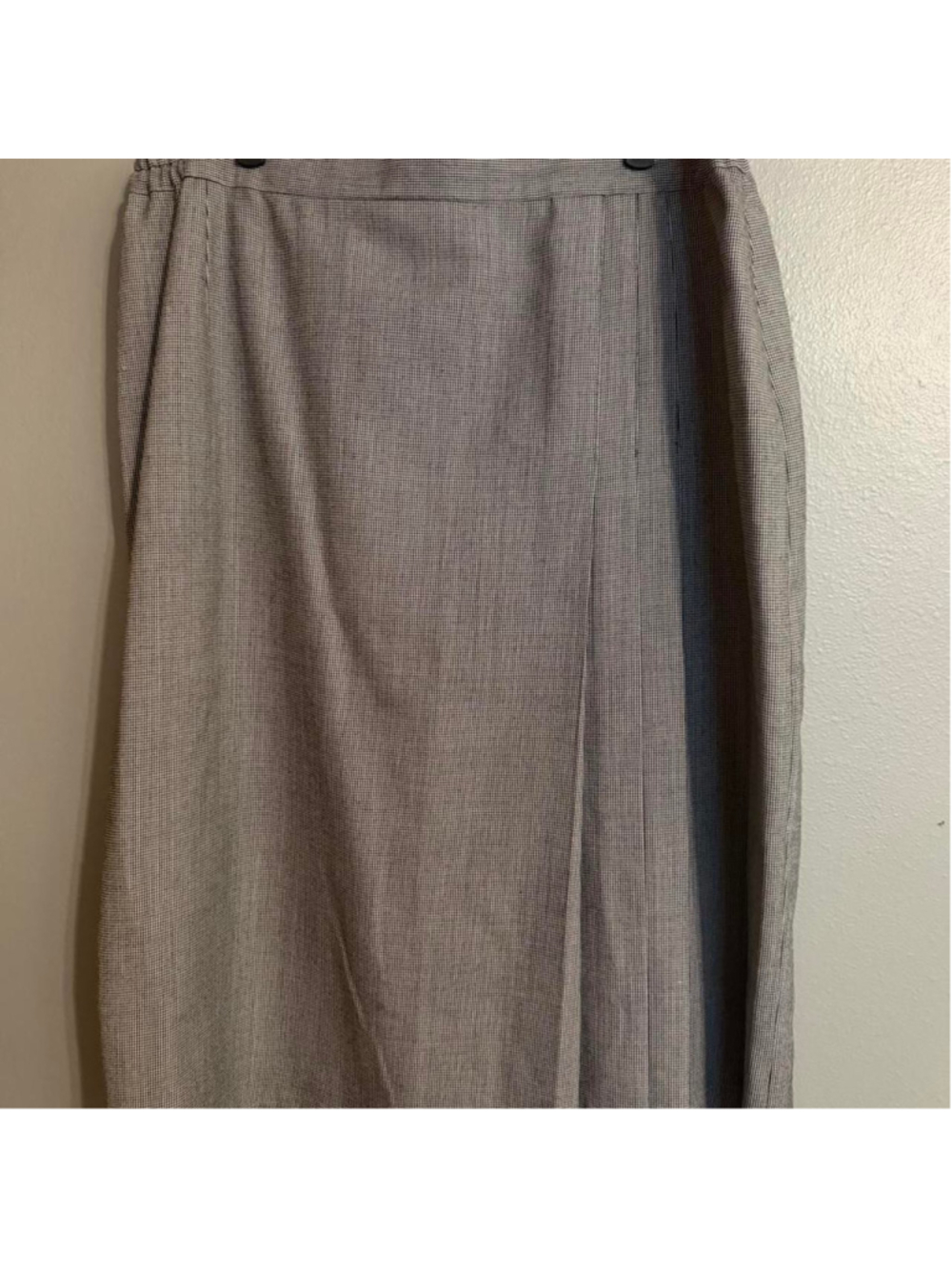 Vintage 90s Houndstooth Pleated Midi Skirt 18W
Depop description:
Vintage 90s b
